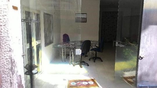 Fuorigrotta – Locale 55 mq in parco privato con posto auto