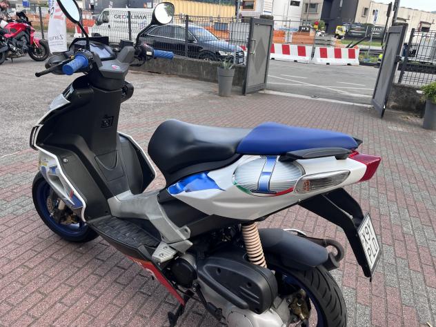 Aprilia SR 50 scooter 50 motore 2T POCHI KM - Foto 3