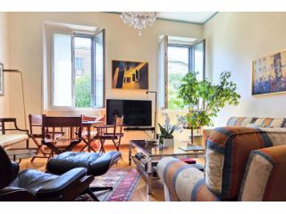 Elegant Apartment with View of Parco Sempione and Castello Sforzesco