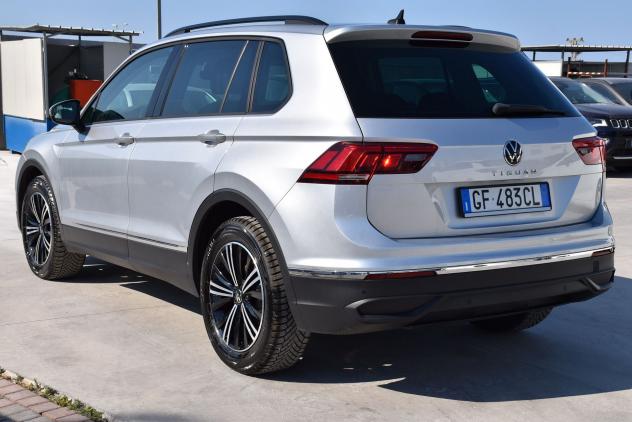 Volkswagen Tiguan 2.0 TDI 150 CV SCR DSG Life - Foto 6