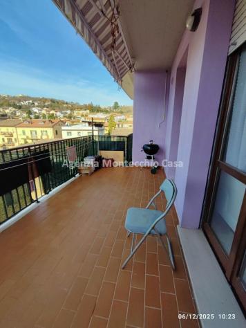 Luminoso appartamento in centro con balcone e garage di 30 mq - Foto 9