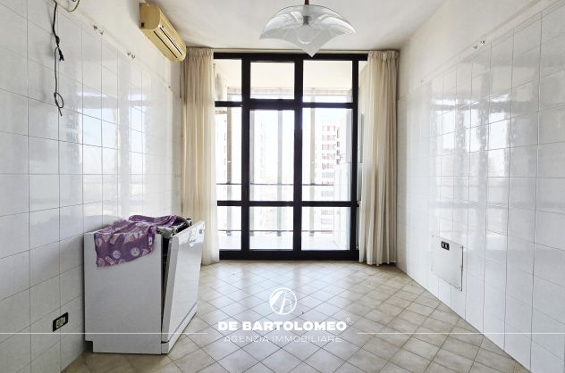 VIALE UNICEF PANORAMICO APARTAMENTO CON BOX AUTO - Foto 7