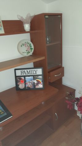 Vendo elegante mobiletto/libreria in legno da salotto - Foto 2