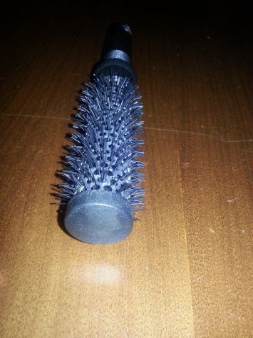 UNA SPAZZOLA NUOVA,PER CAPELLI,PROFESSIONALE,NERA IN PLASTICA DURA E ACCIAIO,UNI - Foto 3
