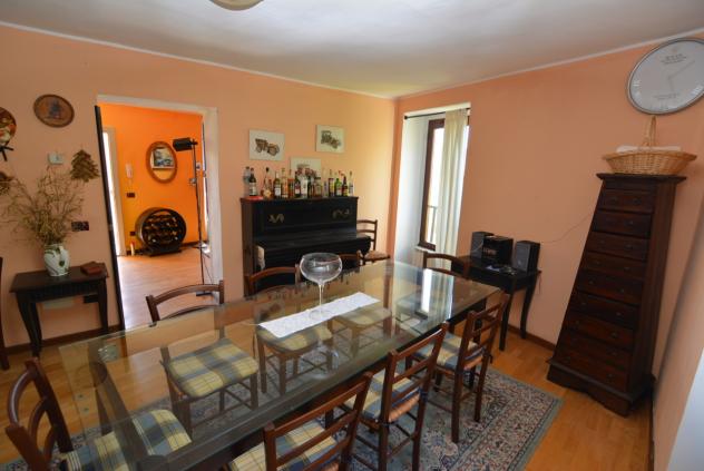 Villa in vendita a Cambiasca