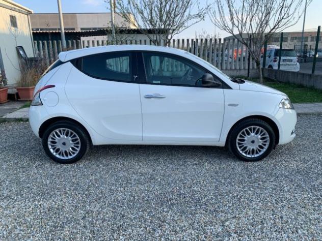 LANCIA Ypsilon 1.2 69 CV 5 porte Platinum rif. 23482140 - Foto 4
