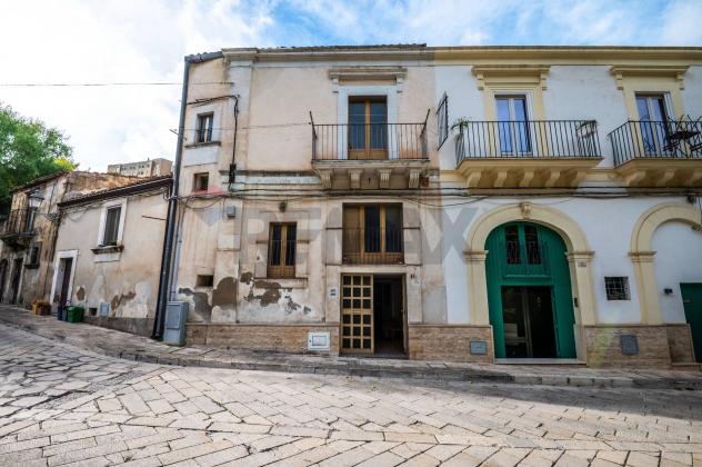 casa indipendente in vendita a Ragusa in zona Ibla