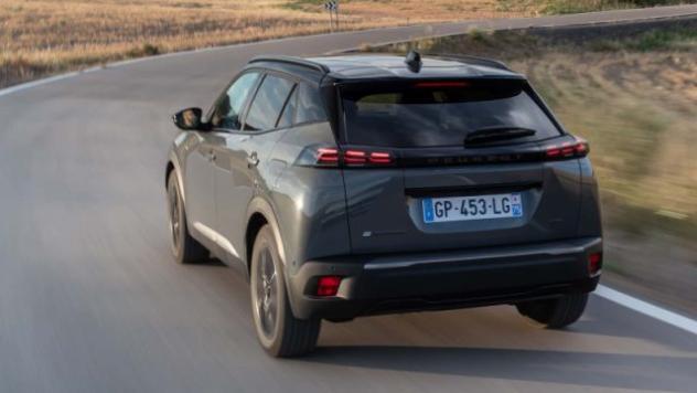 PEUGEOT 2008 Hybrid 110 e-DCS6 Style rif. 24050329 - Foto 3
