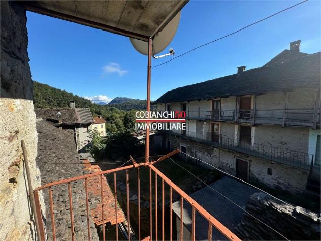 V000712 - ROVEGRO , PALAZZOTTO DA RISTRUTTURARE IN CENTRO