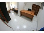 Locale ammobiliato con parcheggi euro 299 mese