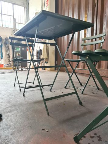 tavoli e sedie pieghevoli per esterno usato - Foto 2