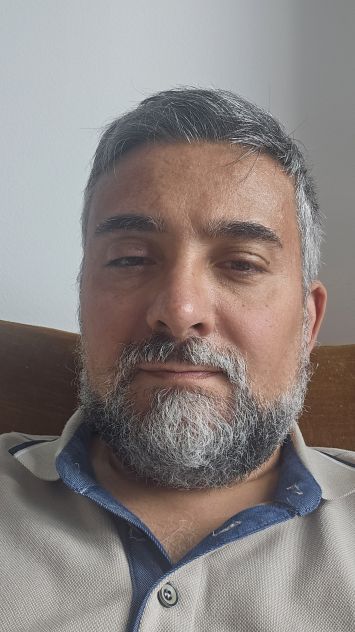 cerco persona con cui passare piacevoli momenti