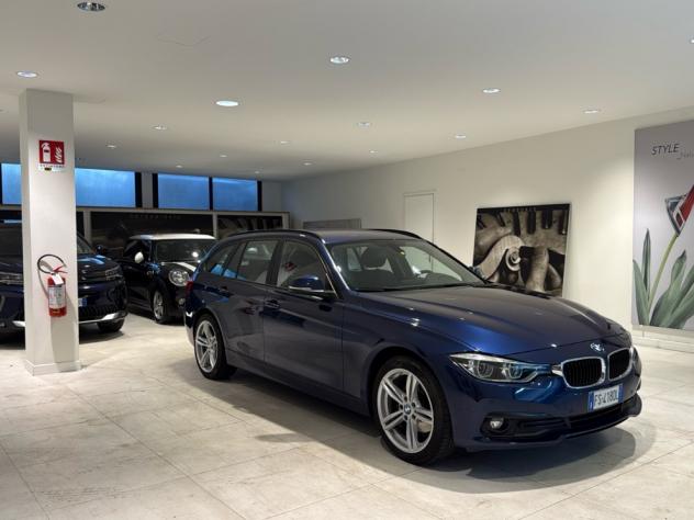 BMW Serie 3 320d xDrive Touring auto Navi Cruise FariLED 18” - Foto 2