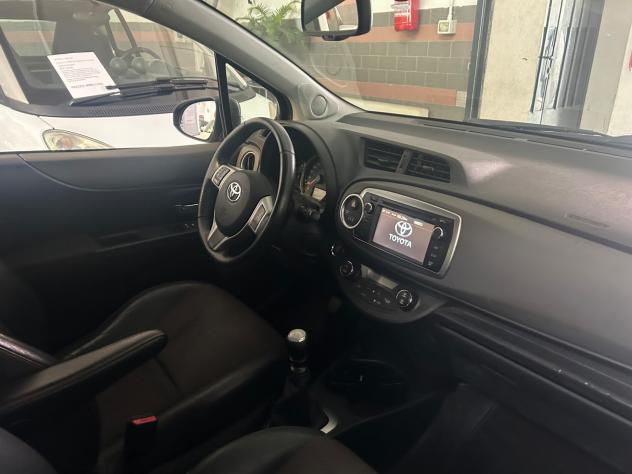 Toyota Yaris 1.3 5 porte Lounge - Foto 6