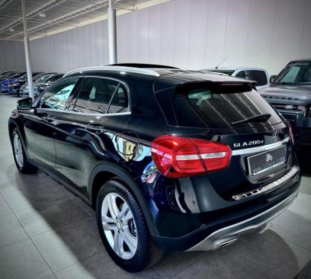 Mercedes-Benz GLA 200 d 136CV Executive Tetto Apribile - Foto 8