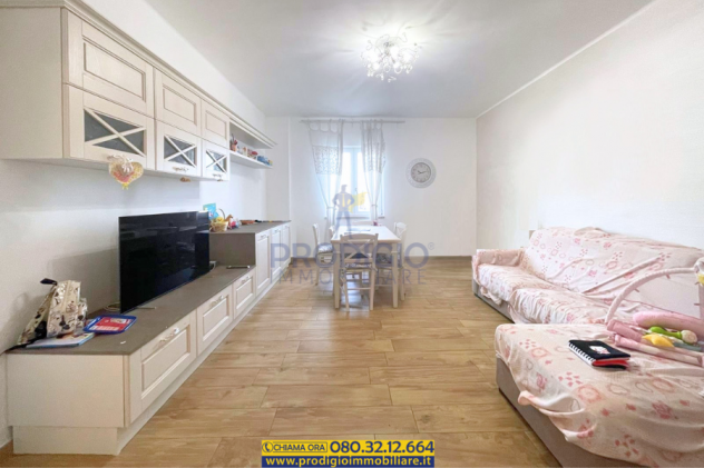 Rifinito appartamento 3 vani + acc 1° con ascensore in vendita a Molfetta