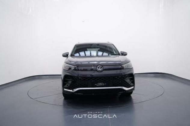 VOLKSWAGEN Tiguan 2.0 TDI 150cv DSG R-Line rif. 23395963 - Foto 2