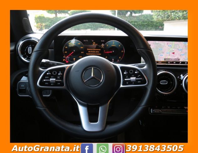 Mercedes A 180 d Automatic SPORT CERCHI 18+NAVI+RETROC. - Foto 5