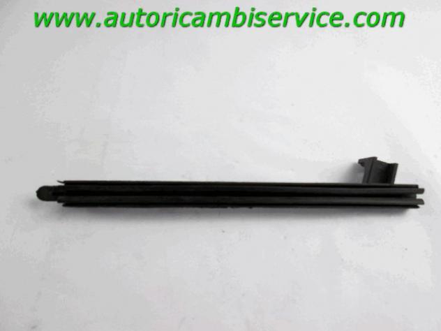 4322870 GUIDA ANTERIORE VETRO SCENDENTE PORTA ANTERIORE DESTRA FIAT 127 900 B CL (SECONDA SERIE) RICAMBIO NUOVO - Foto 2