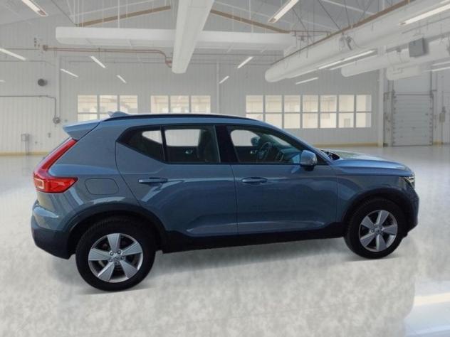 Volvo XC40 T2 ESSENTIAL SUV - Foto 3