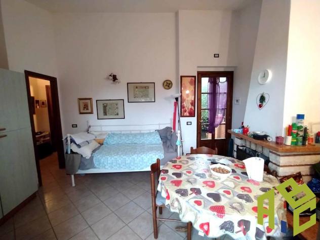 Pomaia - Rif. R1485.In campagna, a 1 km c.ca dal centro abitato di Pomaia e adiacente l'istituto Lama Tzong Khapa. Due appartamenti, con possibilità d - Foto 11