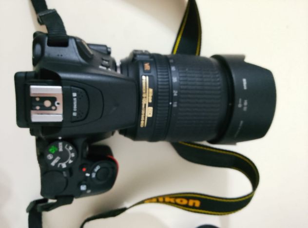 Nikon D5600 kit completo 18-105mm VR + 2 batterie - Foto 3