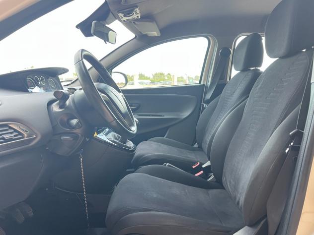Lancia Ypsilon 1.2 69 CV 5 porte - Foto 8