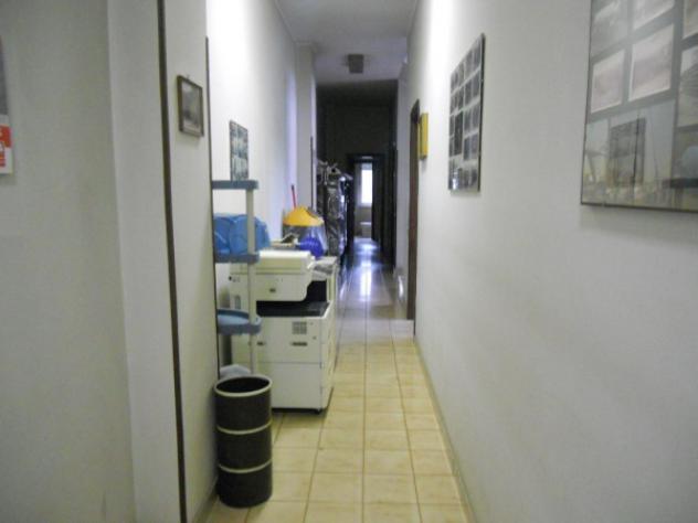 Immobile di 1540 m² con più di 5 locali in vendita a Pero - Foto 16