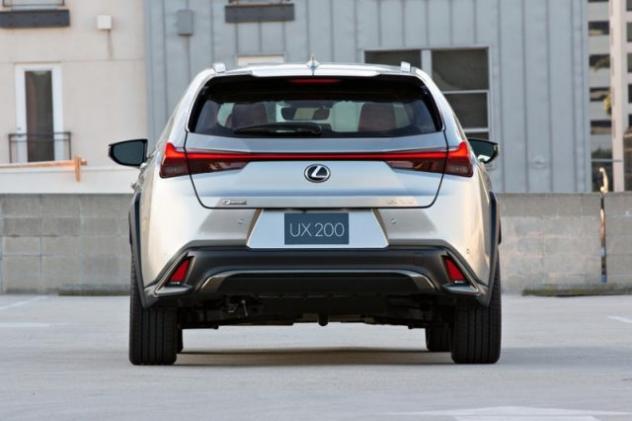 LEXUS 300h F-Design UX rif. 23759530 - Foto 3