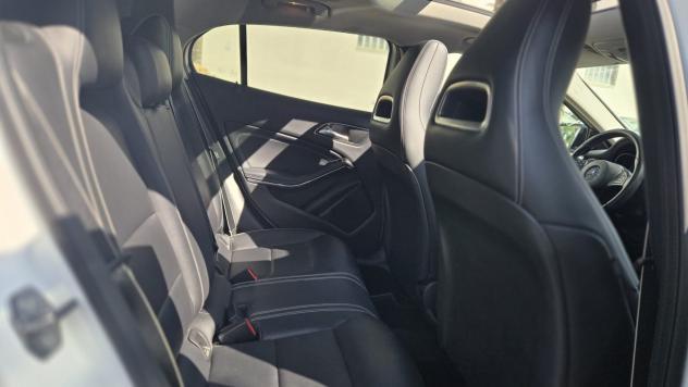 Mercedes-Benz GLA 200 d 2.2 136CV Night Edition auto Tetto Pelle Navi - Foto 9