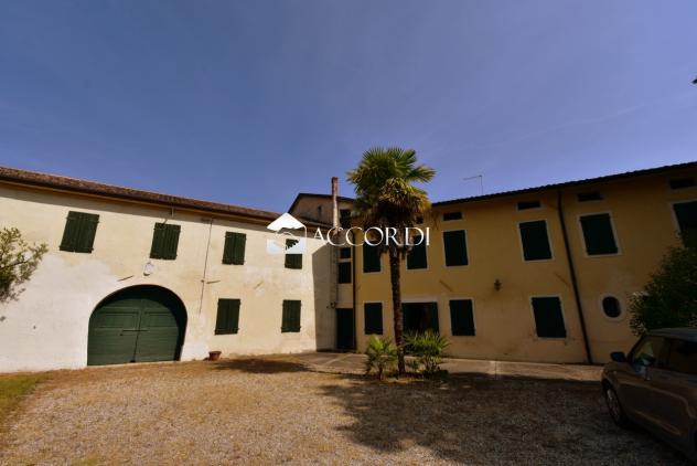 CASA INDIPENDENTE di 20 vani e di 500 mq (GODEGA DI SANT'URBANO) rif. GG56_6 - Foto 3