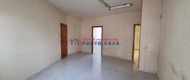 VIA VIRGILIO – Appartamento non arredato al P.T. rialzato, 130 mq ca. – 4 vani + acc. + n. 2 p.auto. Buone condizioni. Euro 500 CL GI - Foto 2