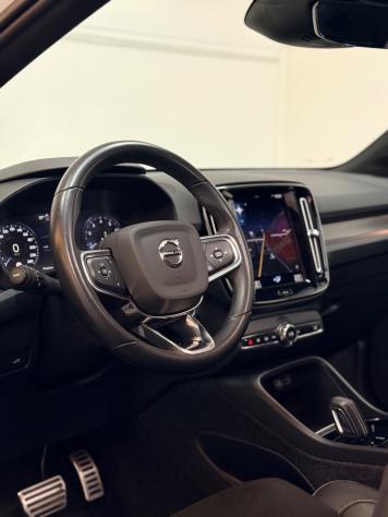 Volvo XC40 2.0 B4 mhev 197CV AWD Geartronic R-design 06/2021 - Foto 5