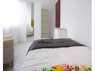 Special Offer: Stanza in Viale Ortles