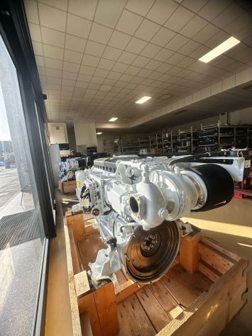 MOTORE MARINO NUOVO CURSOR 13 500HP - Foto 4