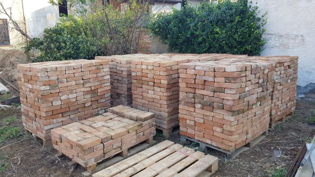 mattoni pieni rossi antichi-prezzo 0,9 al pz - Foto 3