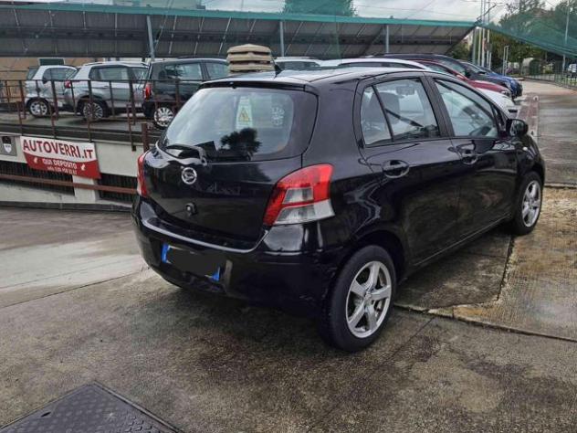 TOYOTA Yaris 1.3 5 porte M-MT Sol rif. 23354358 - Foto 4
