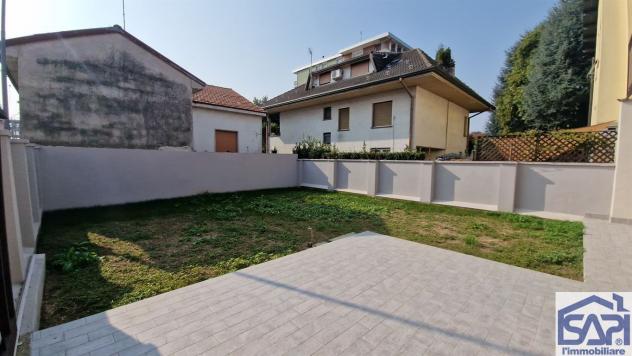 VILLA SINGOLA COMPLETAMENTE RISTRUTTURATA CON BOX DI 45 MQ - PRONTA PER ESSERE VISSUTA - Foto 14