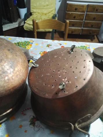 pentoloni e padelle in rame antichissime - Foto 2