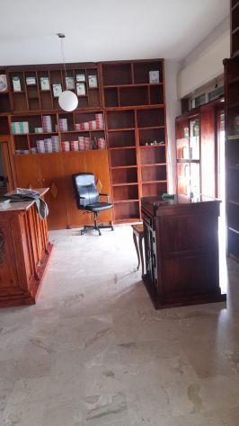 Arredamento completo in legno per Negozio, Studio o Grande Libreria – 100mq - Foto 6