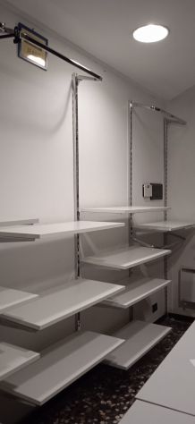 Arredo negozio abbigliamento