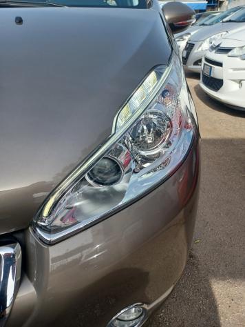 Peugeot 208 1.6 e-HDI 5 porte Allure ANNO 2015 - Foto 7