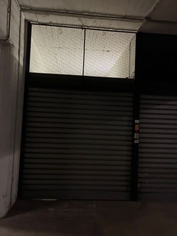 Garage ampio e alto
