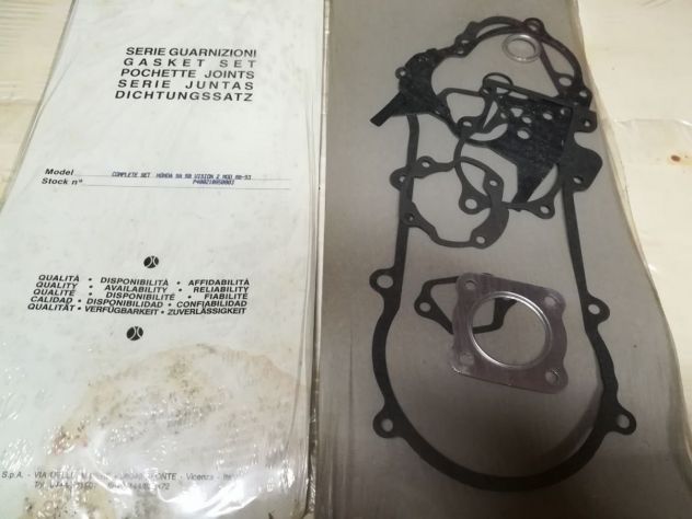 Serie guarnizioni motore Honda Vision SA 50 88-93 AHP 400210850003