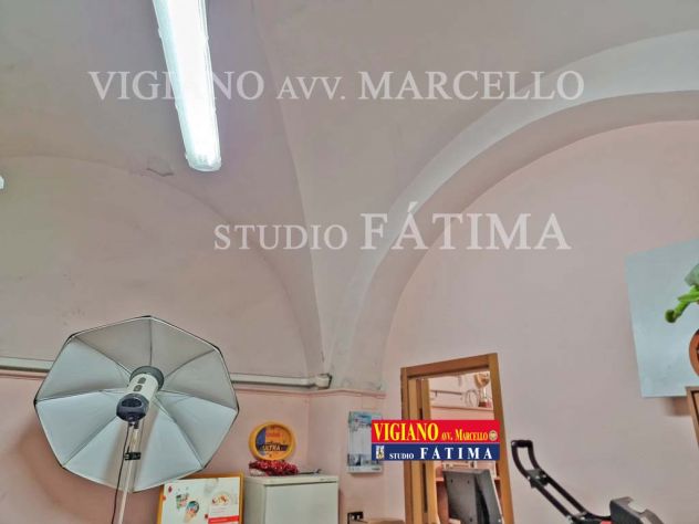 FOGGIA - VENDESI - C.SO GARIBALDI, 51 - COMMERCIALE CON 2 LIVELLI E 2 INGRESSI. - Foto 8
