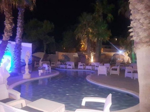 NIGHT CLUB PISTOIA CERCA RAGAZZE IMMAGINE - FINO 140€ AL GIORNO! - Foto 5
