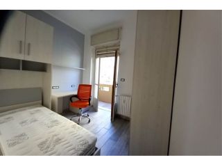 TRILOCALE IN VIA NIZZA : 500 euro