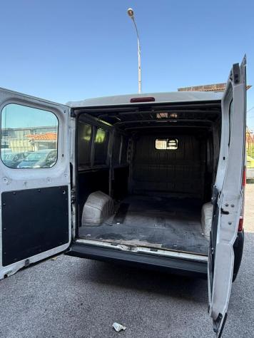 PEUGEOT - Boxer - 330 2.2 HDi/120CV PC-TN Combi Comfort - Foto 6
