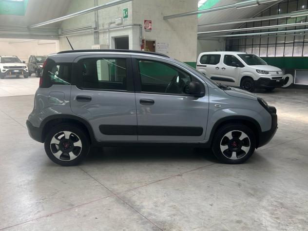 FIAT Panda NEW HYBRID 1.0 CITYCROSS - Foto 4