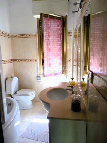 PORZIONE DI BIFAMILIARE CON GARAGE E TERRENO - Foto 6